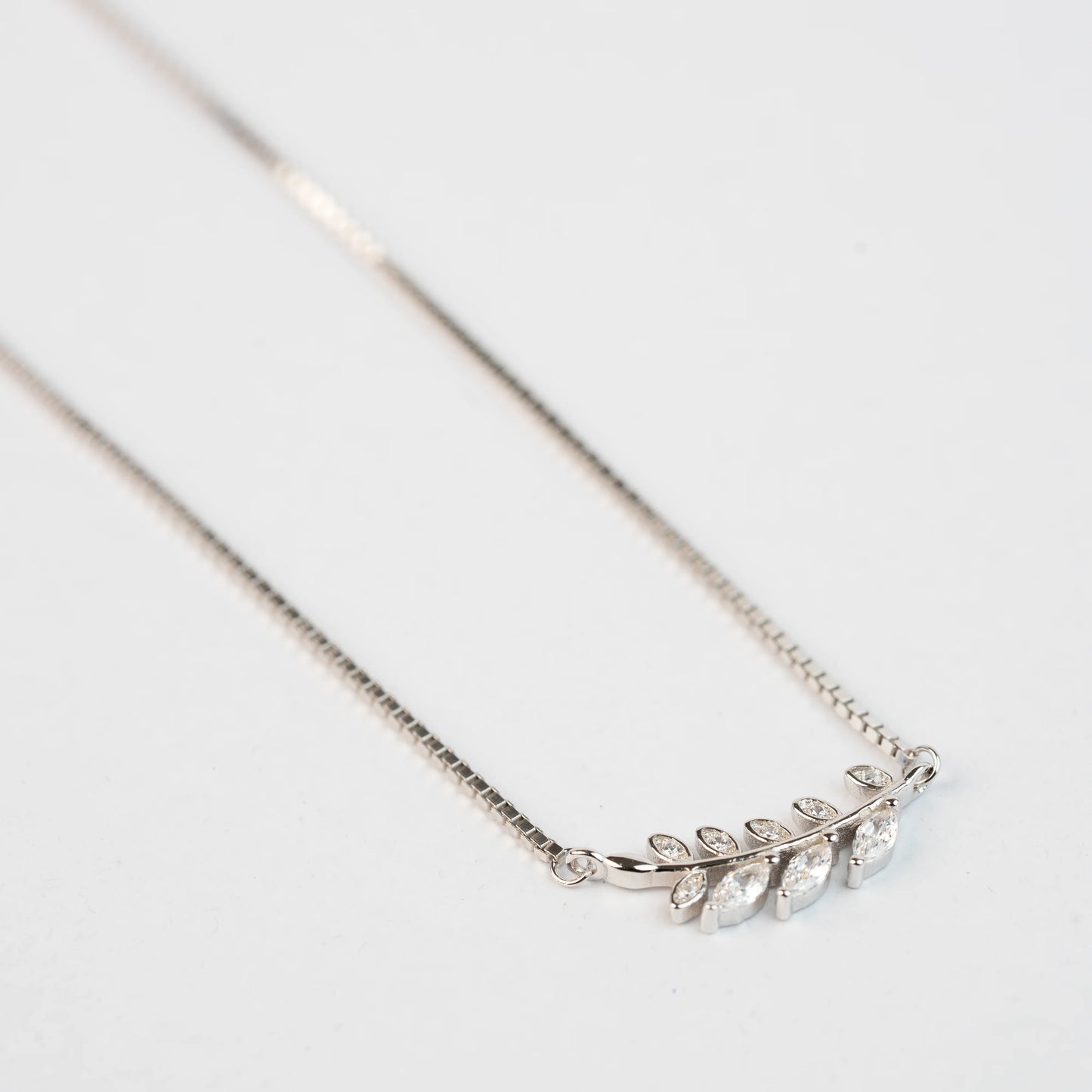 925 Sterling Silver | Silver Leaf Elegance Necklace