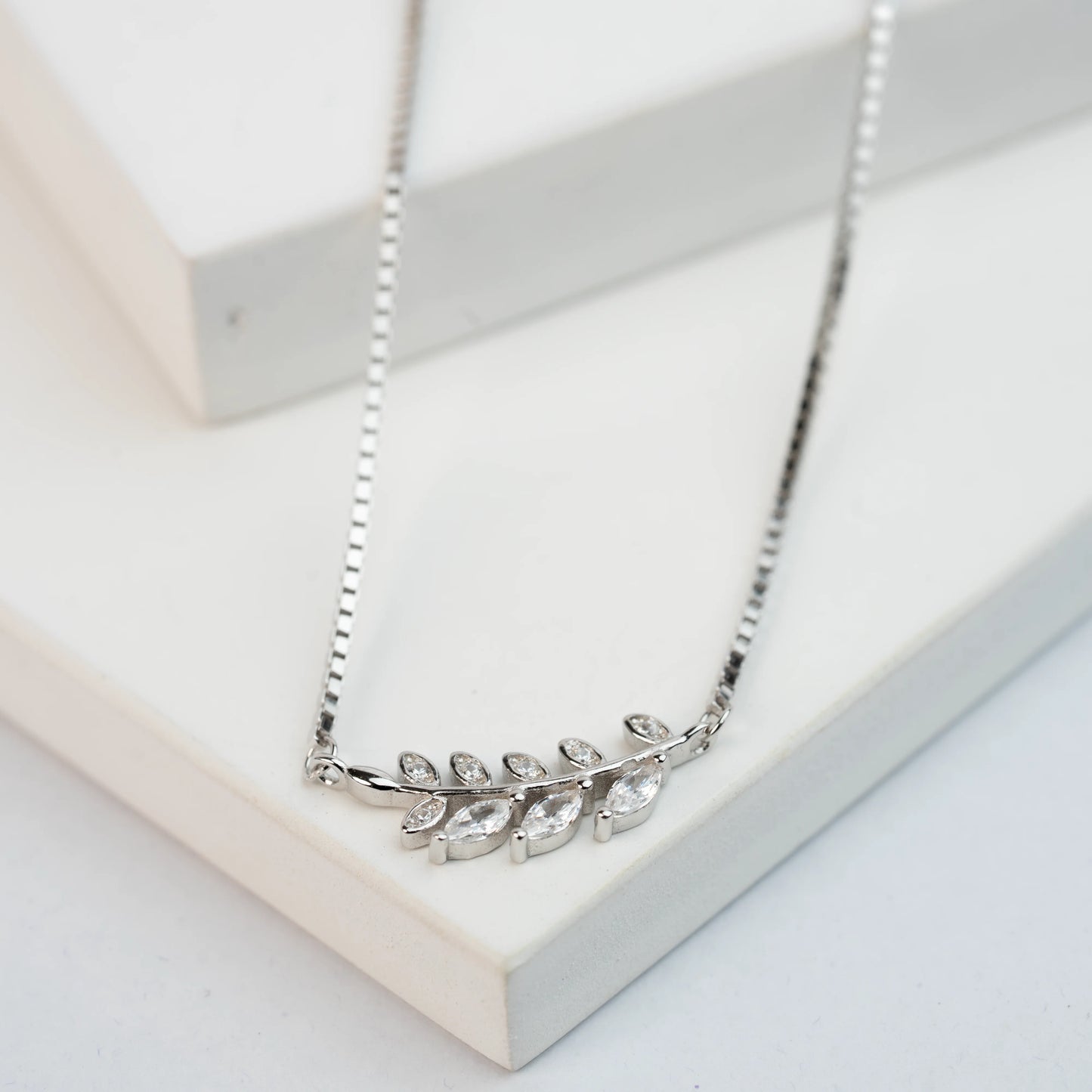 925 Sterling Silver | Silver Leaf Elegance Necklace