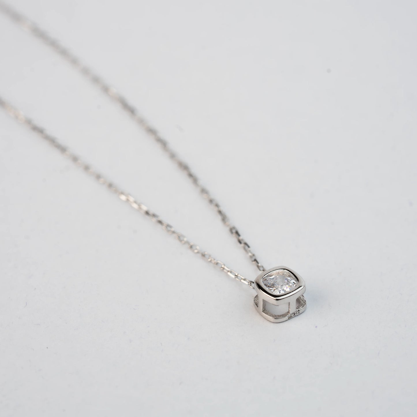 925 Sterling Silver | Silver Mini Baguette Pendant with Link Chain