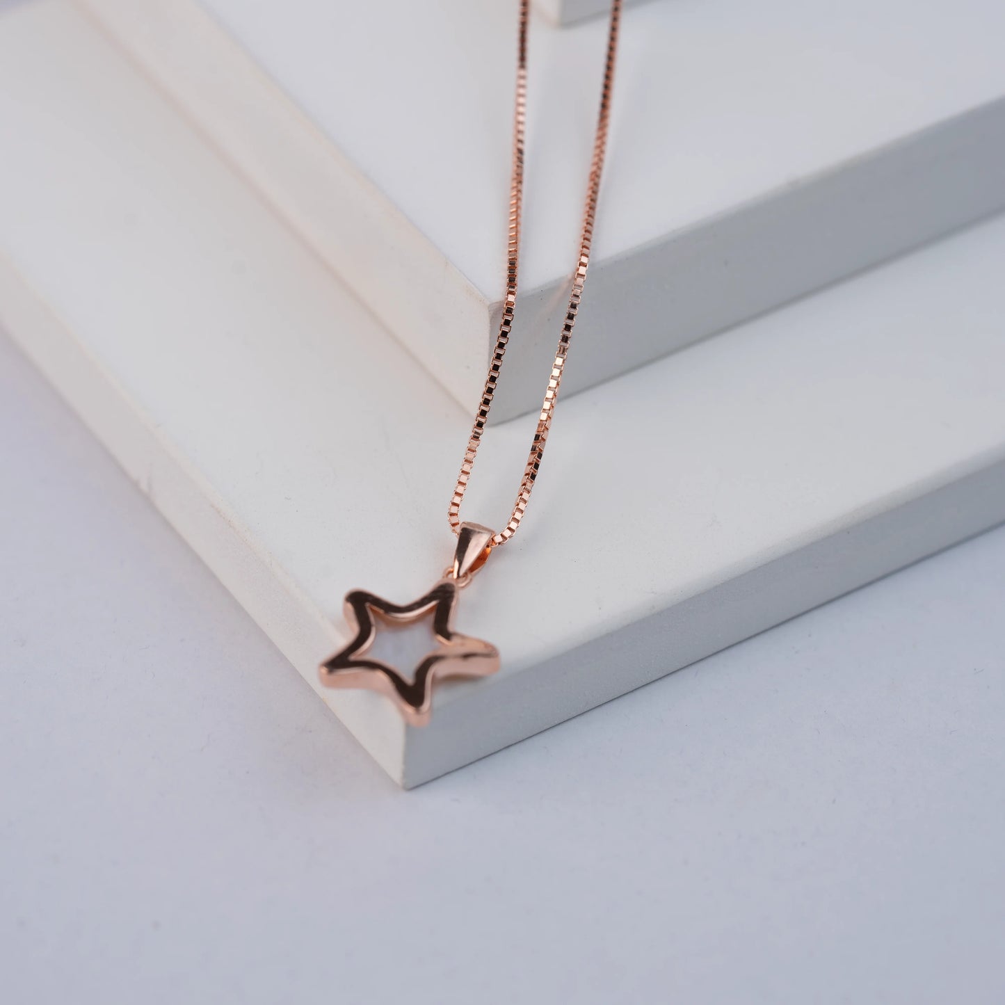 925 Sterling Silver | Stellar Elegance Pendant with Box Chain